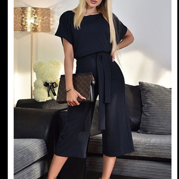 Black Classic Belted Culotte Jumpsuit - Picture 4 of 6